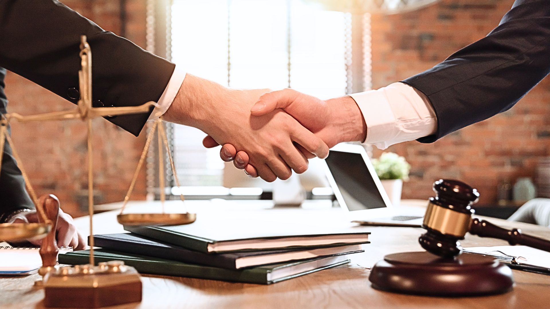 WHY HIRING A FRANCHISE ATTORNEY IS ESSENTIAL BEFORE SIGNING THE DOTTED LINE